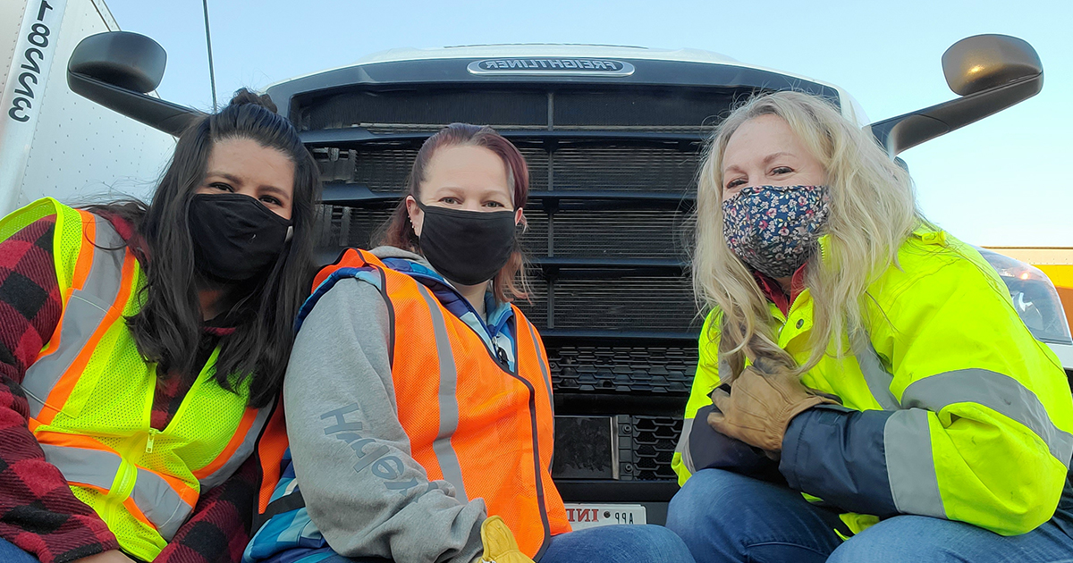 Women In Trucking Association Selects Female Veterans to Join Driver Ambassador’s Wreaths Across America Trip